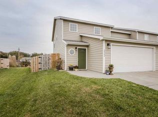 2902 Brookville Dr, Manhattan, KS 66502