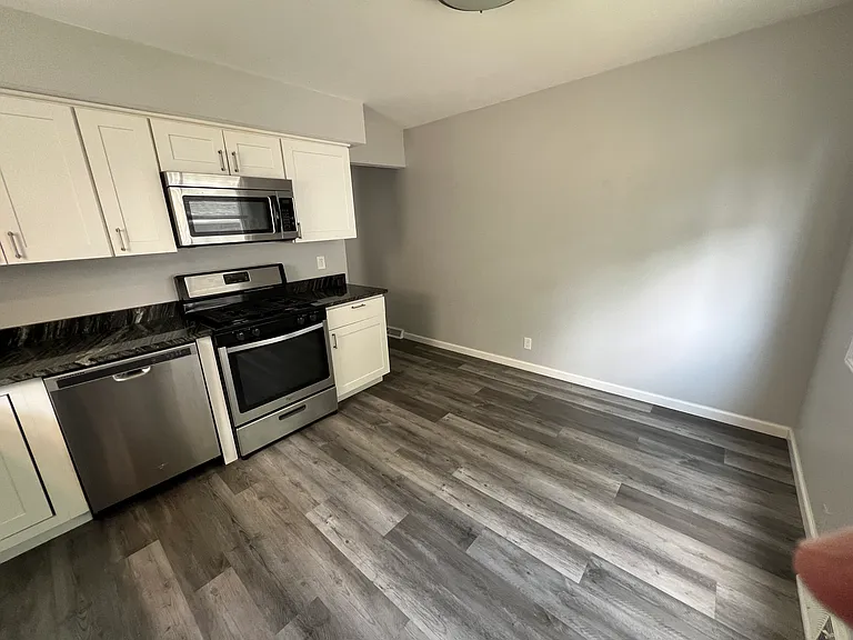2766 N Carlton Pl — Photo 2