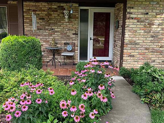 3rd image of 1506 Olde Hickory Ln