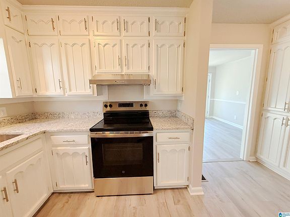 4th image of 1004 Sandybrook Cir
