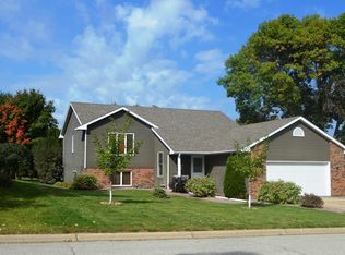 340 2nd St NE, Plainview, MN 55964