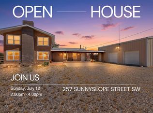 257 Sunnyslope St SW, Albuquerque, NM 87105