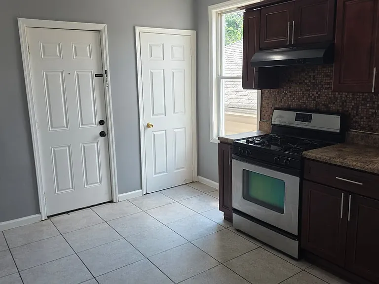 804 S 16th St #3 — Photo 17