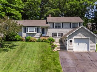 31 Wildwood Dr, Branford, CT 06405