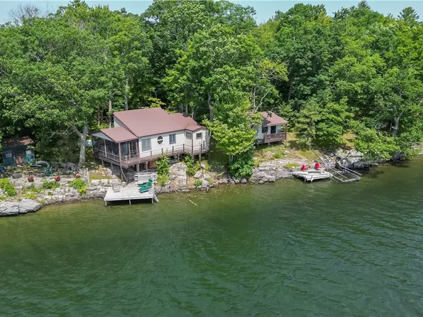 35 Schnurr Rd, Hammond, NY 13646