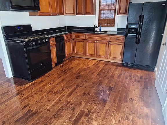 4th image of 367 E 153rd St #3