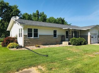 318 W North 1st St, Stewardson, IL