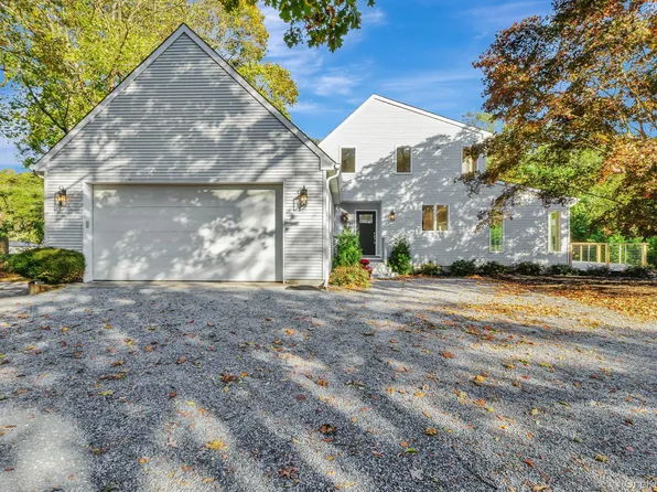 47 Belleview Avenue, Center Moriches, NY 11934