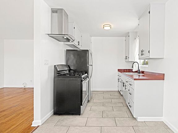 2nd image of 3005 S Normandie Ave APT 8