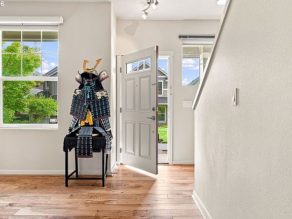 4th image of 10517 NE Summer Falls St