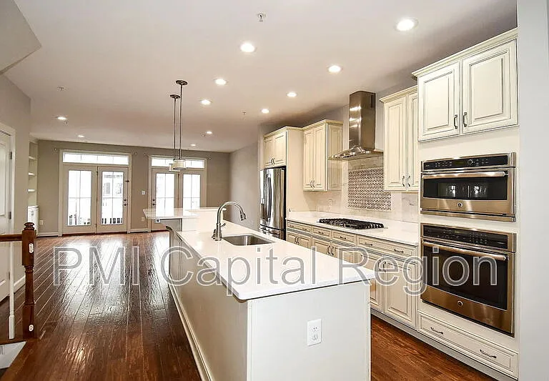 334 Community Center Ave — Photo 3