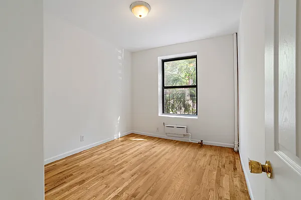 Rented by Julianna Realty Corp | media 16