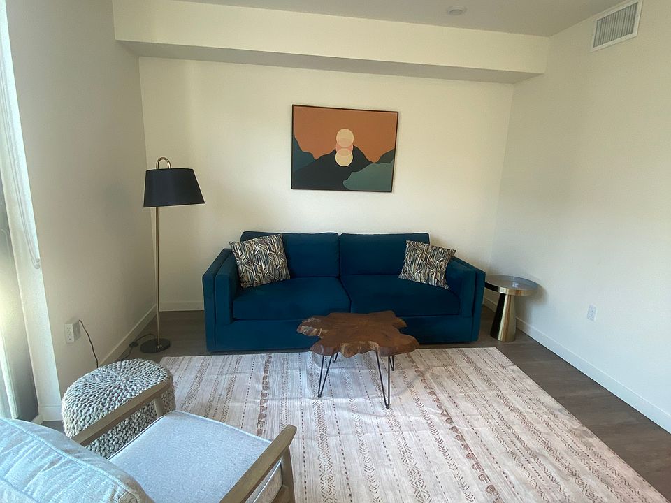 1st image of 3067 N Park Way #412