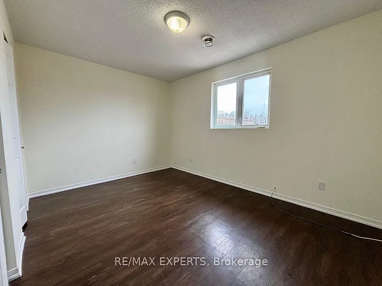 5 Ferndale Dr N #2 — Photo 12
