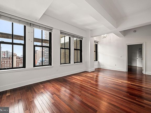 3rd image of 1500 Chestnut St APT 18I