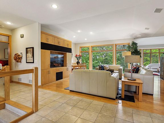 4th image of 2243 Estates Dr