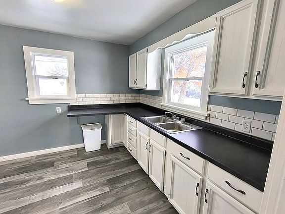 4th image of 702 6th Ave S