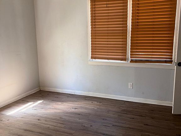 4th image of 290 Clisby Pl
