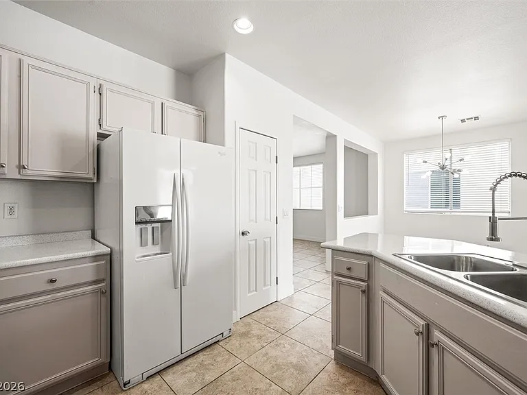 5618 Indian Springs St — Photo 17