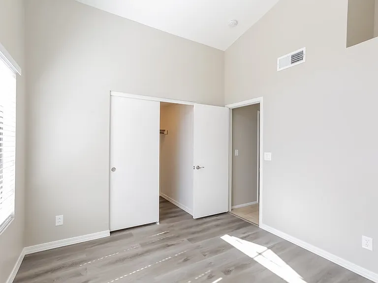18421 N 44th Pl — Photo 14