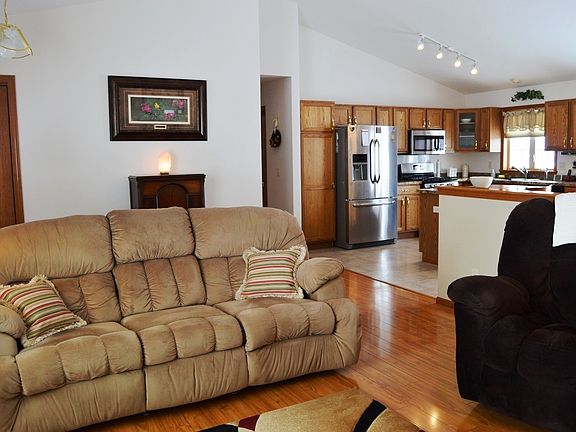 5th image of W7054 Cobblestone Dr