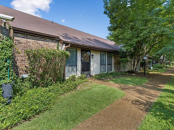 3rd image of 728 Blue Brick Pl