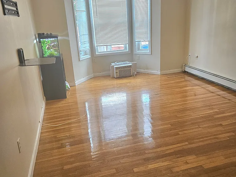 774 E 5th St #1 — Photo 2