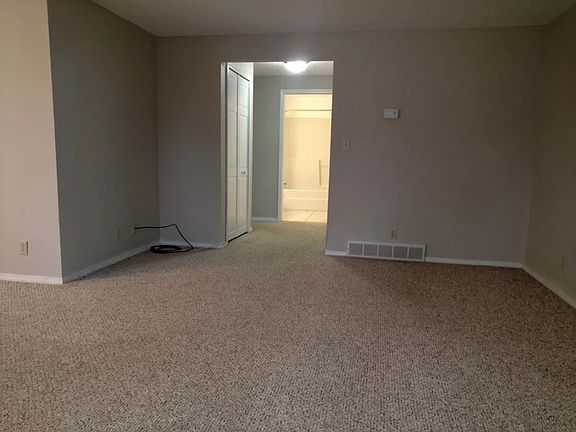 5th image of 3310 Millersport Hwy #D