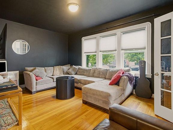 5th image of 244 Camp St #1