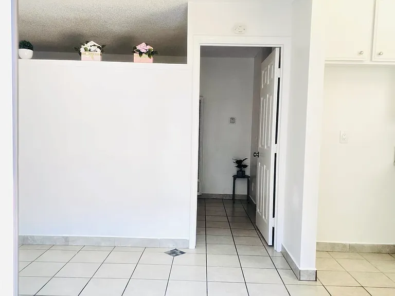 8545 Cedros Ave #1 — Photo 8
