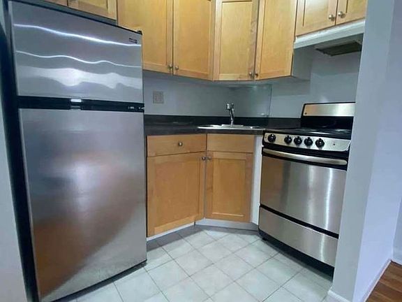 4th image of 175 W 85th St #2AA