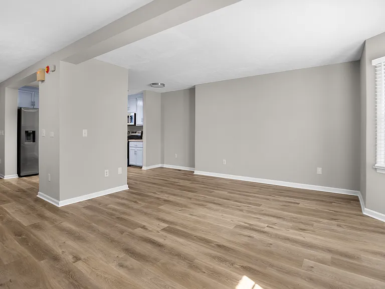 2020 Lasalle St — Photo 5