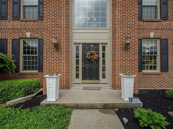 3rd image of 7031 Larkspur Ln