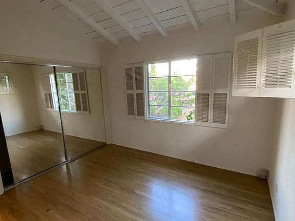 Queen Size Bedroom
