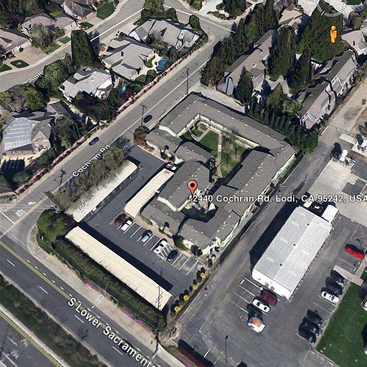 2nd image of 2440 Cochran Rd