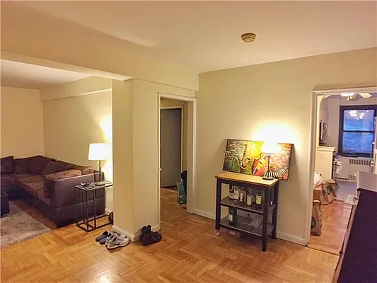 Rented by Century 21 Metropolitan | media 7