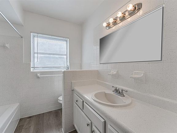 5th image of 506 E Sparkman Ave #1