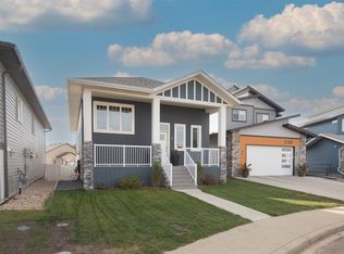 234 N Livingston Close, Red Deer, AB T4R 0S8