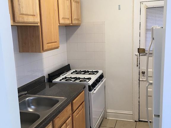 4th image of 5145 N Lincoln Ave APT 2J