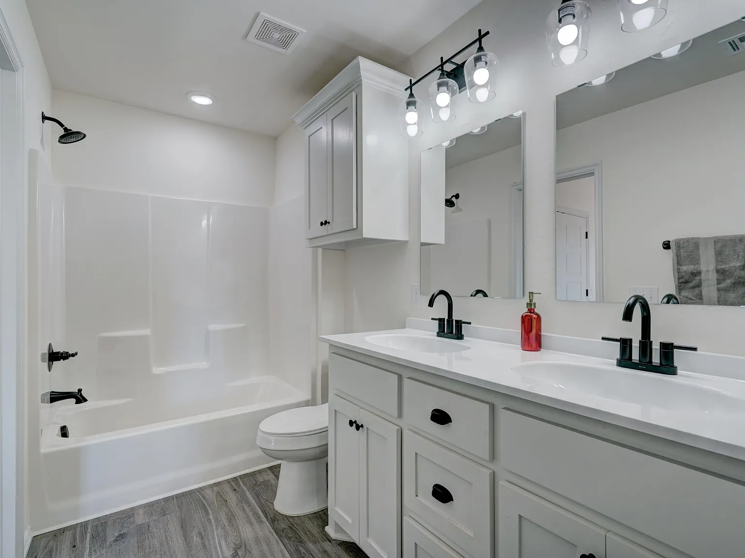 4 bed, 1641 sqft, $1,875 — Photo 4