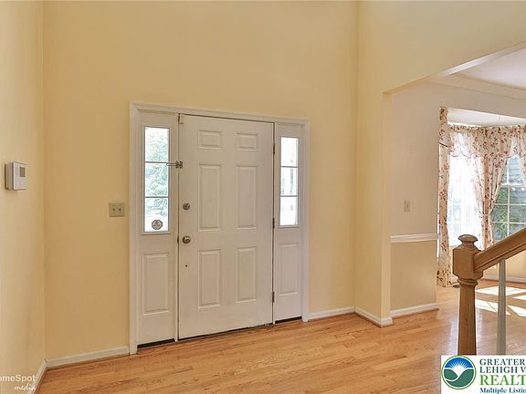 5th image of 13 Windrift Ct