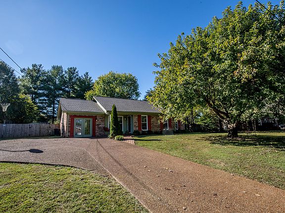 4th image of 410 Adeline Dr