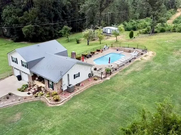 843 13th St S, Fayette, AL 35555