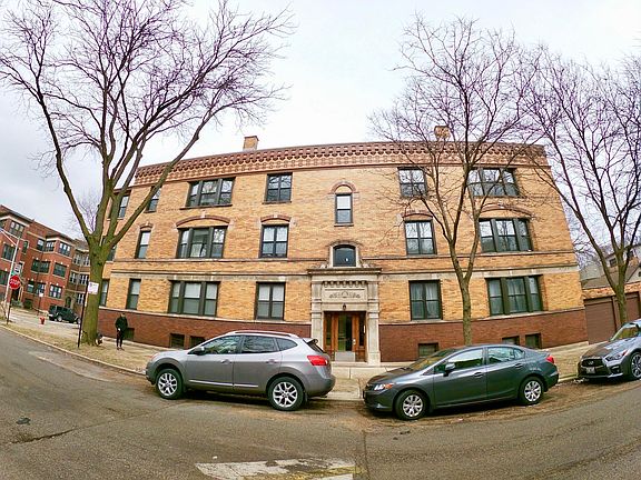 2nd image of 1352 W Catalpa Ave APT 2