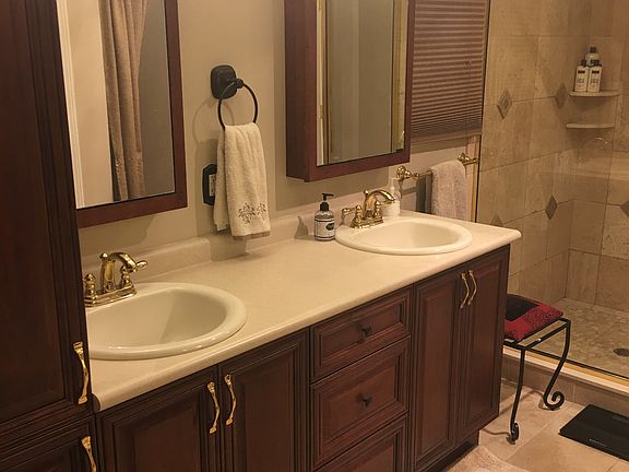 4th image of 304 Creekwood Cir