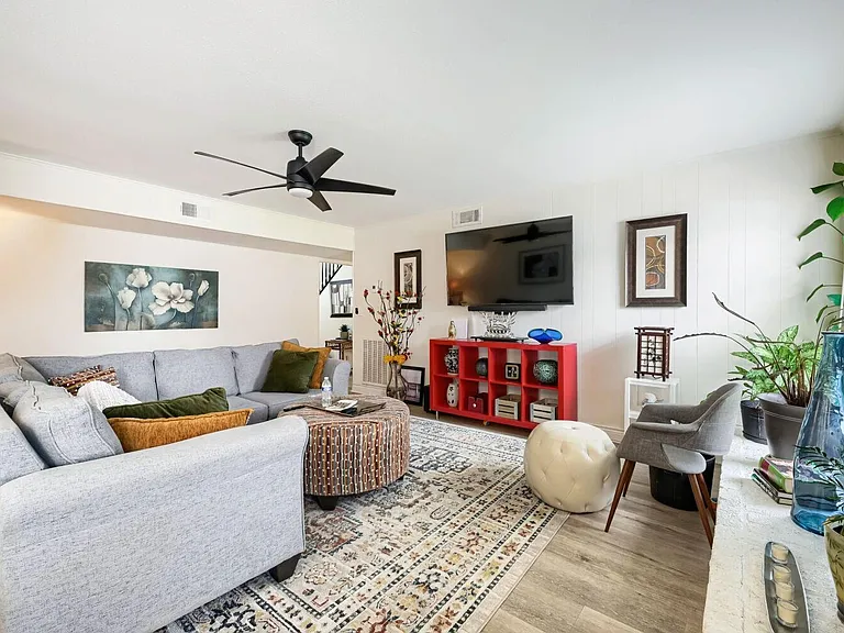8927 Langdon Ln — Photo 11