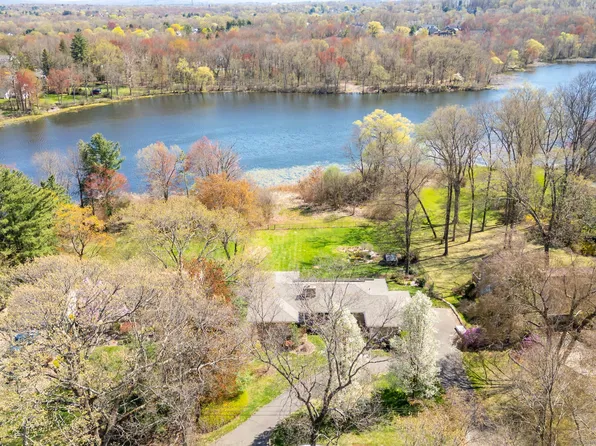 157 Robeth Lane, Wethersfield, CT 06109
