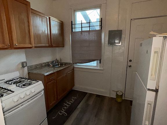 5th image of 292X Parkwood Ave #2