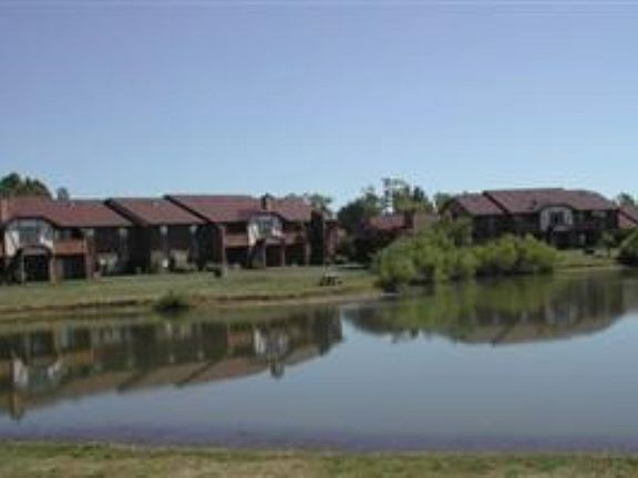 4th image of 1800 Cross Lakes Blvd