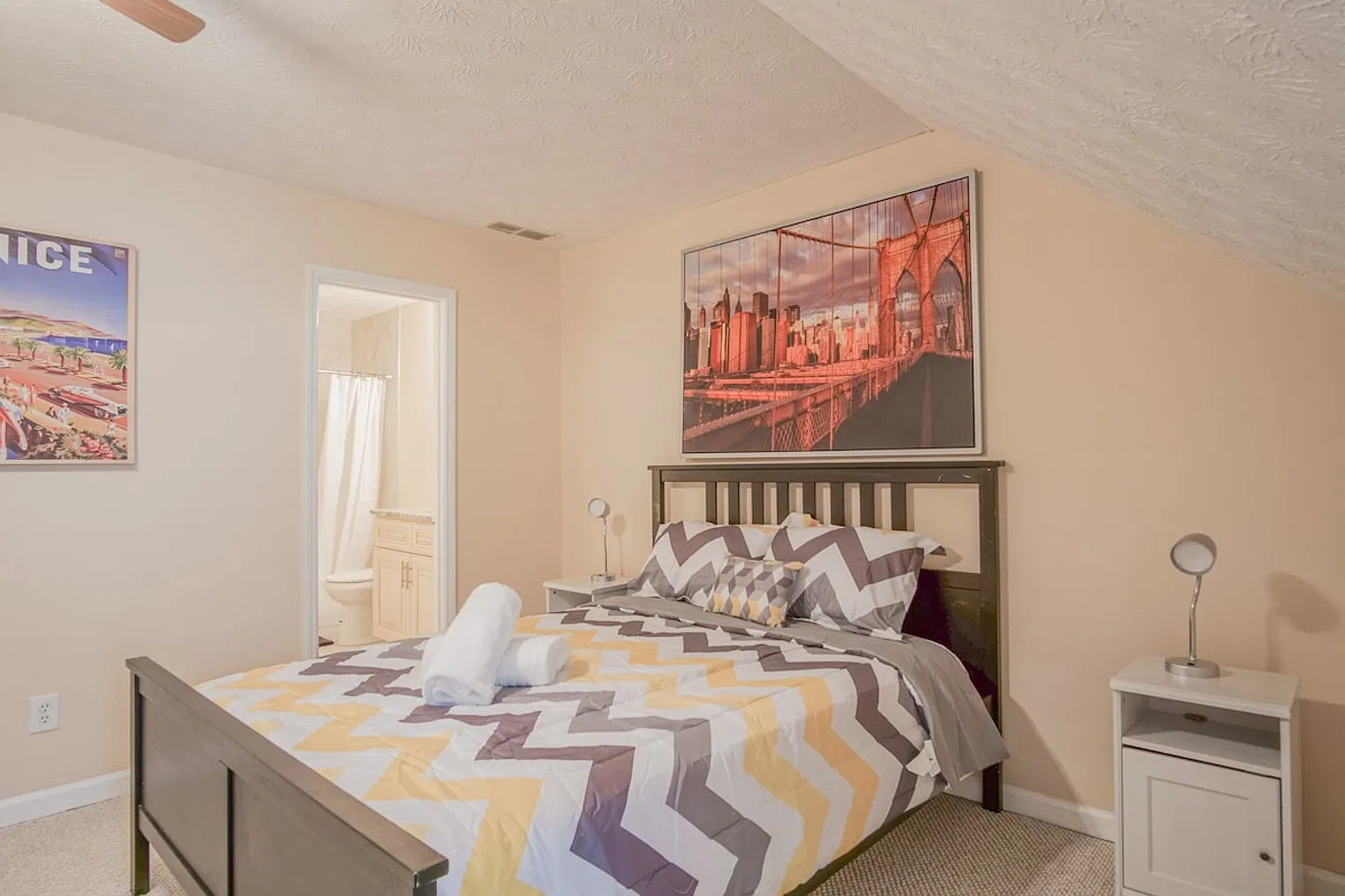 2 bed, 2.0 bath, 1732 sqft, $2,956 — Photo 2